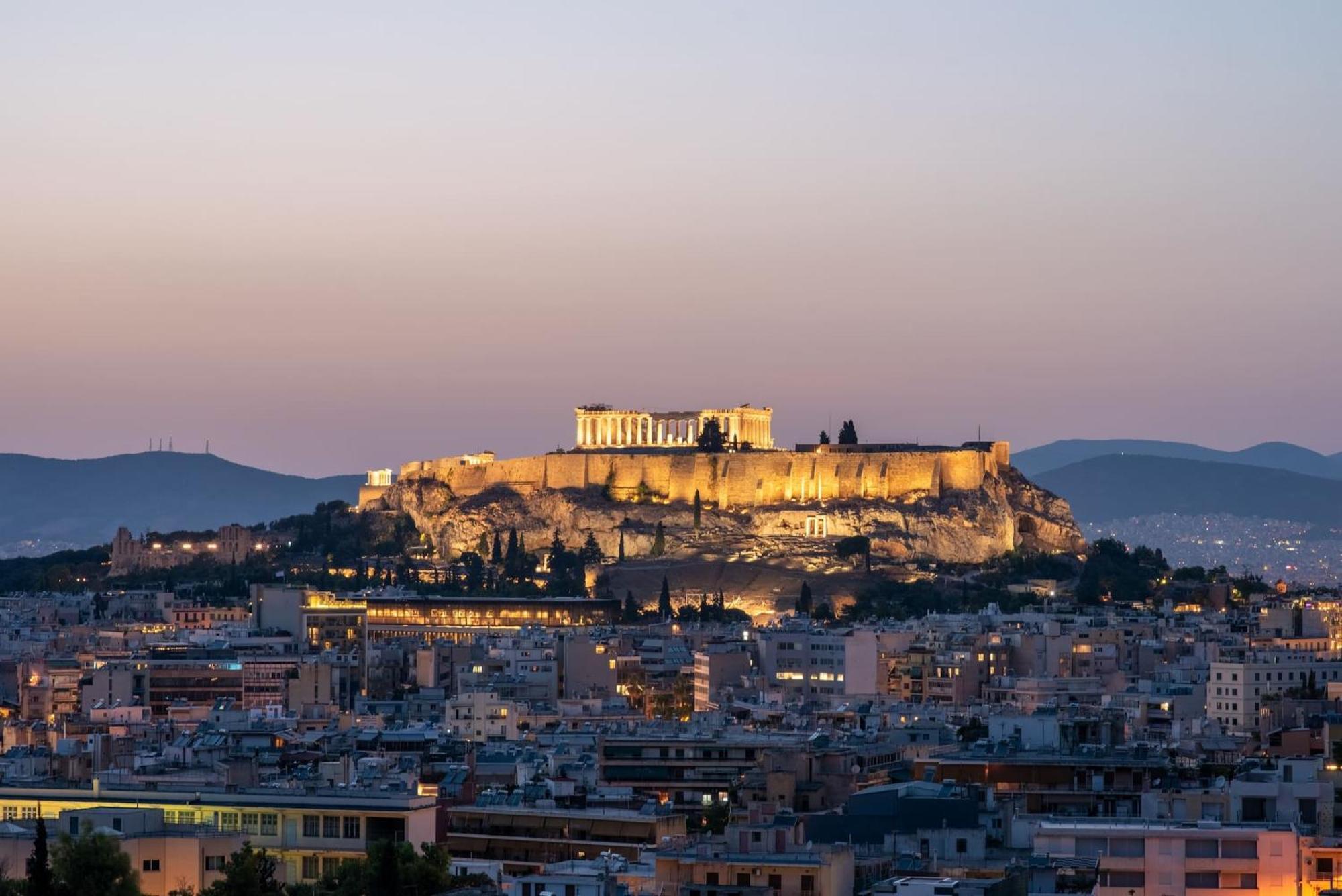 אתונה Urban Apt With Stunning Acropolis View & Roofdeck מראה חיצוני תמונה